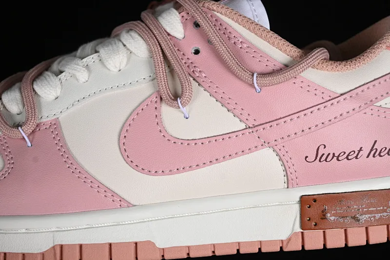 All categories Nk SB Dunk series Nk SB Dunk Low low-top sneakers Nk Dunk Low ESS customized version rose pink retro sweetheart low-top casual sneakers DD1503-118